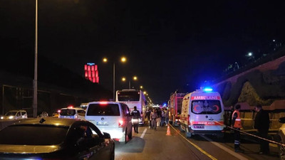 Yol kenarında çalışan İBB işçilerine araba çarptı: 4 kişi hayatını kaybetti