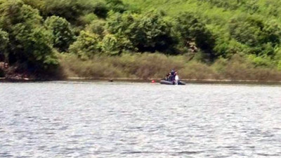 Batan tekneden 2 kişi yüzerek kurtuldu, 1 kişi yaşamını yitirdi