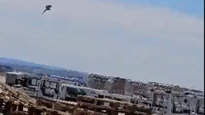 NATO'ya ait F-18 savaş uçağı Zaragoza hava üssüne düştü