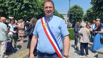 Fransa'da belediye başkanı açlık grevine başladı.. Oğlunu hiçbir okul kabul etmedi