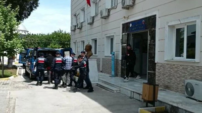 İzmir'de kendilerini istihbaratçı olarak tanıtıp 150 bin TL’lik ziynet eşyası çaldılar