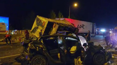 Adana'da zincirleme kaza, 12 araç birbirine girdi: Çok sayıda ölü ve yaralı var