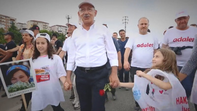 CHP Gençlik Kolları'nın 'Değişim Senin Elinde' kampanyası: Videoyu izleyenlerin gözleri doldu 