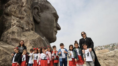 Atatürk Maskı’ndaki sergiye miniklerden ziyaret 