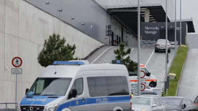 Almanya’da Mercedes fabrikasına silahlı saldırı: 2 Türk işçi öldü