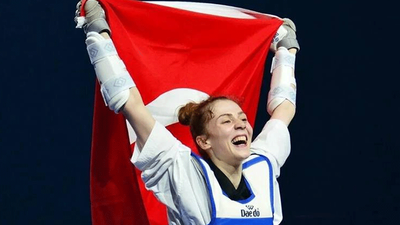 Merve Dinçer, Dünya Tekvando Şampiyonası'nda altın madalyanın sahibi oldu