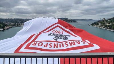 Şampiyonluğunu ilan eden Samsunspor'un bayrağı Boğaziçi Köprüsü'ne asıldı