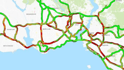 İstanbul’da kazalar ve yağış trafik yoğunluğunun daha da artmasına neden oldu
