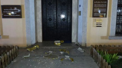 Kavga eden grup Antalya Atatürk Evi'ne saldırdı