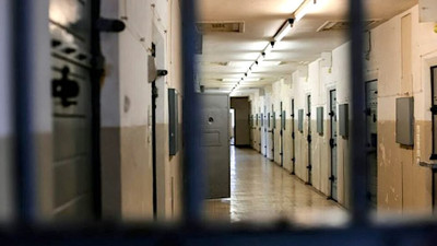 Jandarma'dan cezaevi personeline operasyon: 22 gözaltı