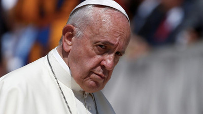 Papa Francesco ameliyat olmak üzere hastaneye kaldırıldı
