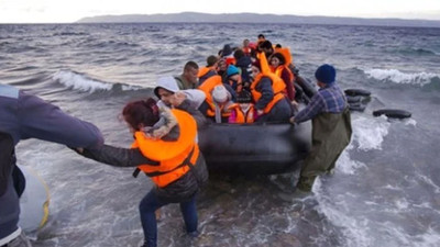 İzmir açıklarında 47 göçmen yakalandı