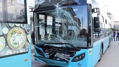 Erzurum'da iki otobüs çarpıştı: 15 yaralı