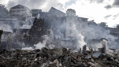 Erzurum'da çıkan yangında 12 ev yandı