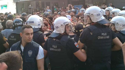 İzmir'de yapılmak istenen Onur Yürüyüşü'nde çok sayıda kişi gözaltına alındı