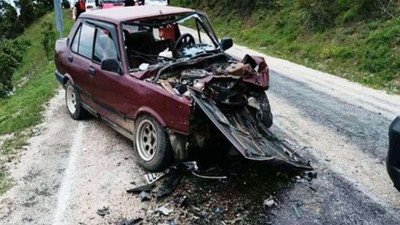 Otomobiller kafa kafaya çarpıştı: 1 kişi hayatını kaybetti