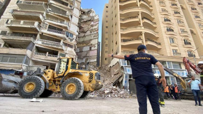 Mısır'da 13 katlı bina çöktü