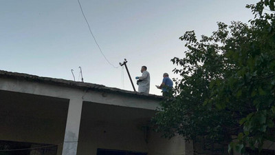 11 yaşındaki çocuk evin çatısında elektrik akımına kapıldı