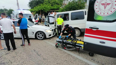 Osmaniye'de tarım işçilerini taşıyan minibüs kaza yaptı: 1 ölü, 13 yaralı