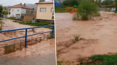 Sivas'ta şiddetli sağanak sele neden oldu: Evleri su bastı
