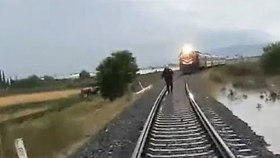 Denizli'de treni durdurup kazayı önlediler