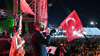 Melek Mosso konseri nedeniyle tepki gören AKP'li belediye başkanı görevden alındı