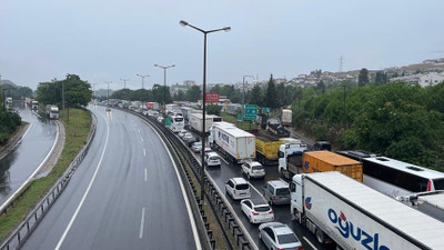 İstanbul yolunda trafiği kilitleyen kaza
