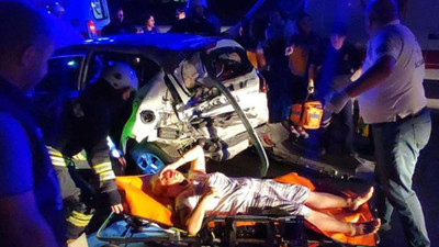 Tekirdağ'da feci kaza: Kamyon, kırmızı ışıkta bekleyen otomobile çarptı