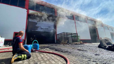 Diyarbakır'da gıda imalathanesinde yangın: Milyonlarca liralık zarar