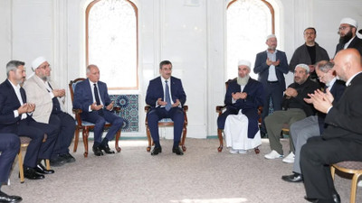 Cumhurbaşkanı Yardımcısı Cevdet Yılmaz'dan Abdülbaki Erol'un ailesine taziye ziyareti