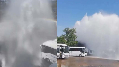 Alibeyköy'de su borusunun patladığı cadde göle döndü
