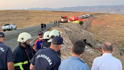 Batman'da kamyon şarampole yuvarlanarak yandı: 4 ölü, 2 yaralı