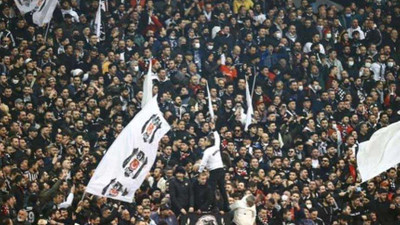 Beşiktaş tribünlerinden sert tepki: 'Yönetim istifa' sesleri yükseldi