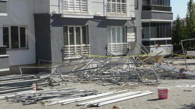 Malatya'da inşaat iskelesi çöktü: 3 işçi ağır yaralı