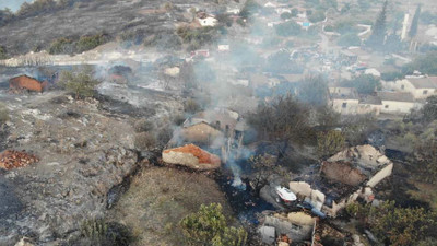 Manisa'da orman yangını devam ediyor: 14 ev ve 3 ahır kül oldu