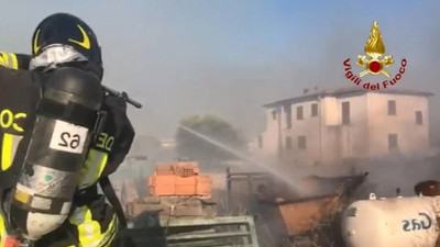 İtalya’da yangın: Kamp yerleri tahliye ediliyor