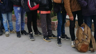 Bulgaristan’a geçmeye çalışan 53 göçmen yakalandı