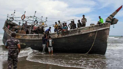 Arakanlı Müslümanları taşıyan tekne battı: 17 ölü, 33 kayıp