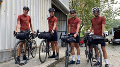 Dünya turuna çıkan Danimarkalı bisikletçiler Artvin'de mola verdi