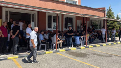 Ankara'da Yenimahalle Belediyesi işçileri de ek zam talebiyle iş bıraktı