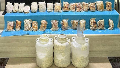 Bitlis'te peynir bidonlarından uyuşturucu çıktı