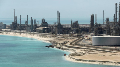 Suudi Arabistan'dan petrolde üretim kesintisine devam kararı