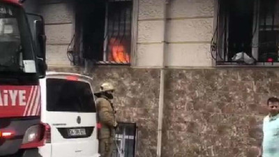 Esenyurt'ta bir erkek eşi ve çocuklarının içinde bulunduğu daireyi yaktı