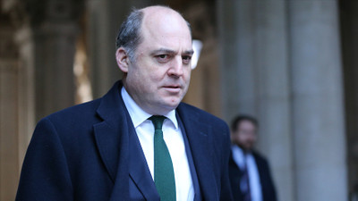 İngiltere Savunma Bakanı Wallace istifa etti