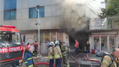 Bayrampaşa'da iş merkezinde yangın