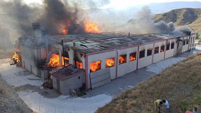 Kastamonu'da kapı fabrikasında yangın çıktı