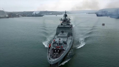 Rus savaş gemisi Karadeniz’de kuru yük gemisine uyarı ateşi açtı