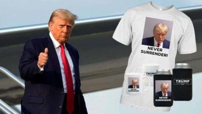 Trump, sabıka fotoğrafını bastırdığı ürünleri satışa sundu