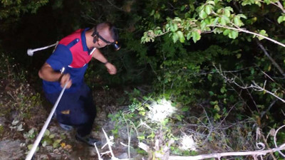 Ormanda mahsur kalan kişiyi itfaiye kurtardı