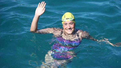 Kuzey Kanalı'nı yüzerek geçen ilk Türk kadın: Aysu Türkoğlu tarihe geçti
